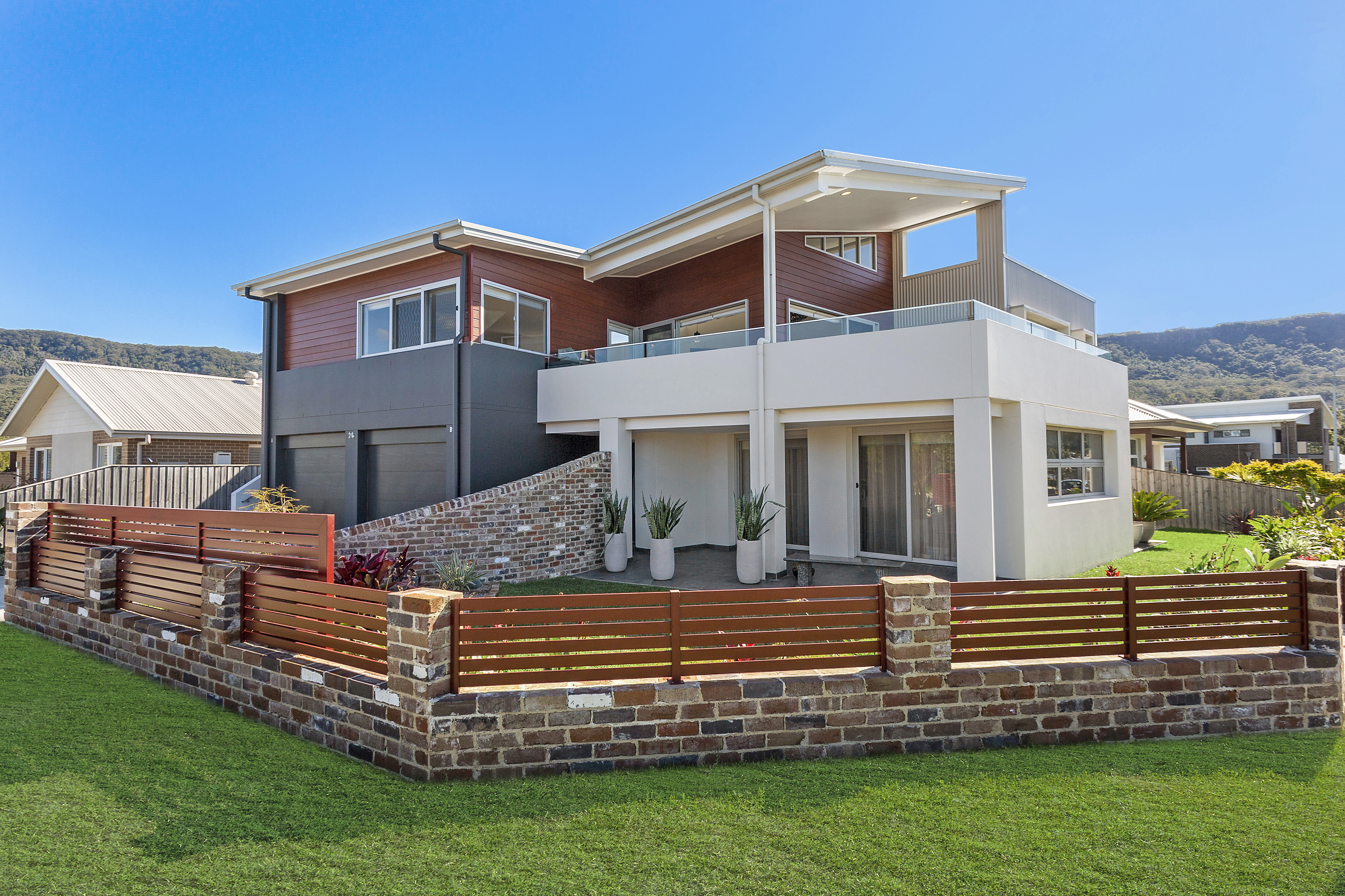 Home builder in the Illawarra reviewing a knock-down rebuild project