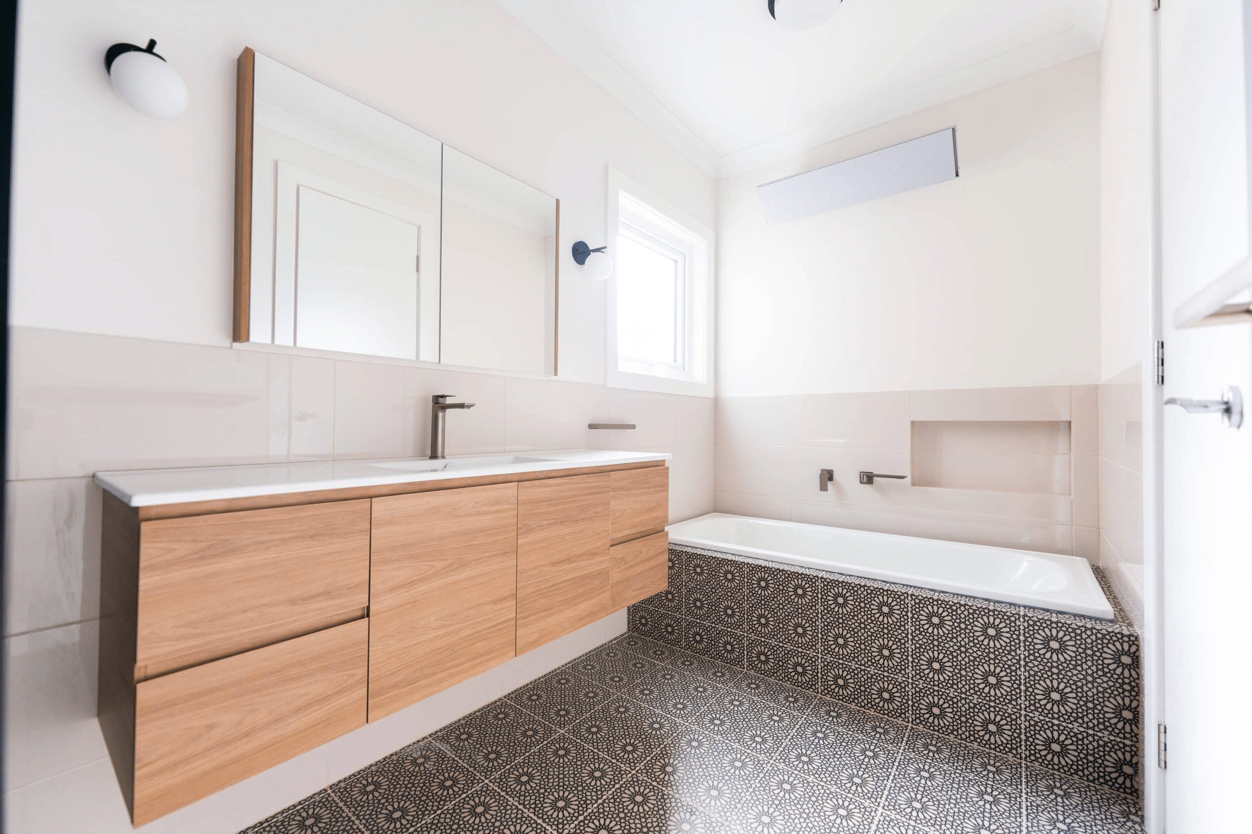Mt St Thomas Knockdown Rebuild — photo 16 — Adlington Homes